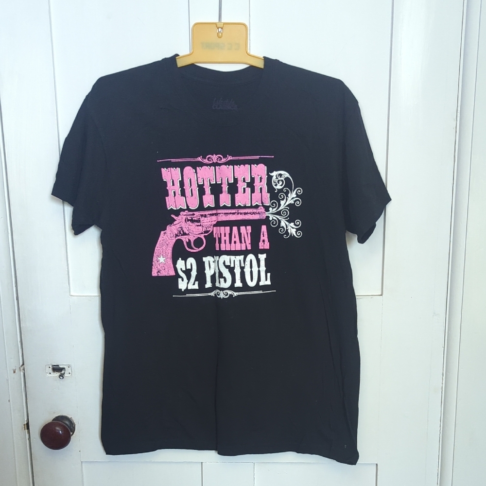 Lifestyle Classics for Runnings. "Hotter Than A $2 Pistol" short sleeve tee. EUC